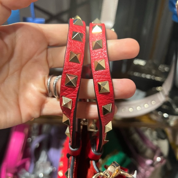 ROCKSTUD GRAINY CALFSKIN POUCH - RED. Never used. Bucket Bag NWOT - Picture 12 of 12